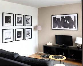Apartment near Metro Station and Park